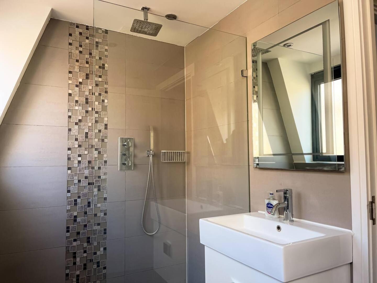 לונדון Omega Terrace, Luxury Modern Interior, Located Close To Alexandra Palace מראה חיצוני תמונה